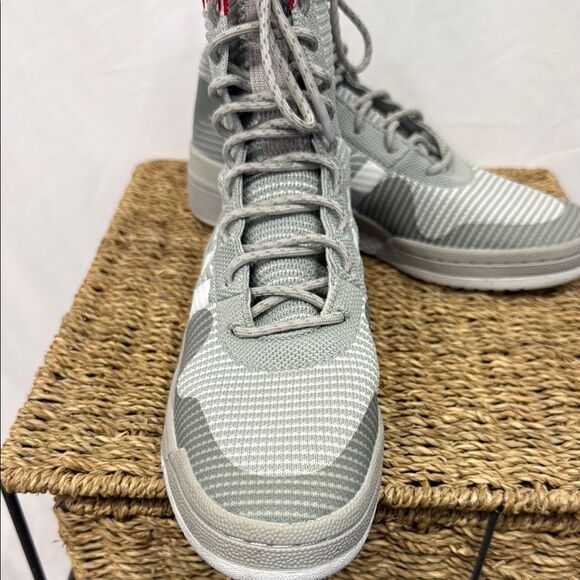 RARE ADIDAS FORUM WINTER PRIMEKNIT
Grey Two/ Ftw White/ Scarlet sz 8.5US - Picture 3 of 5
